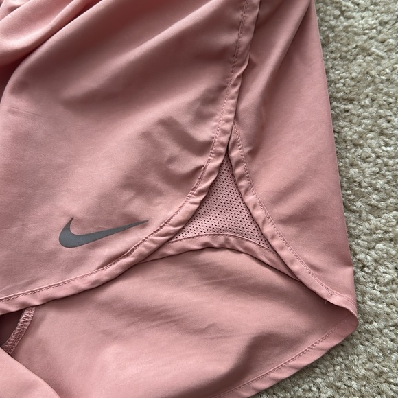 Nike Dry Fit Light Pink Workout Shorts, Women’s Medium - Picture 3 of 8